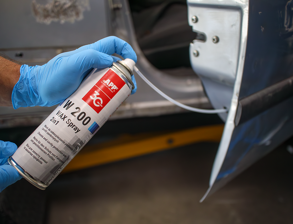 APP W200 Spray – Ochranný vosk na podvozok a dutiny