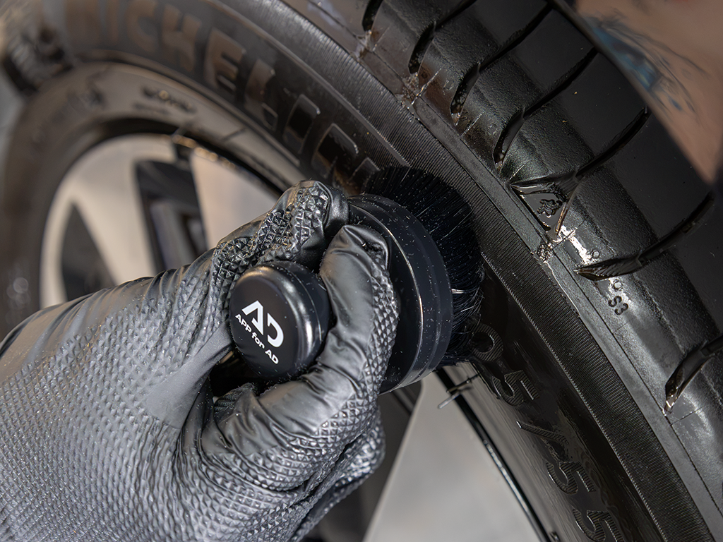 APP for AD Tire Brush Applicator – Aplikačný štetec na pneumatiky